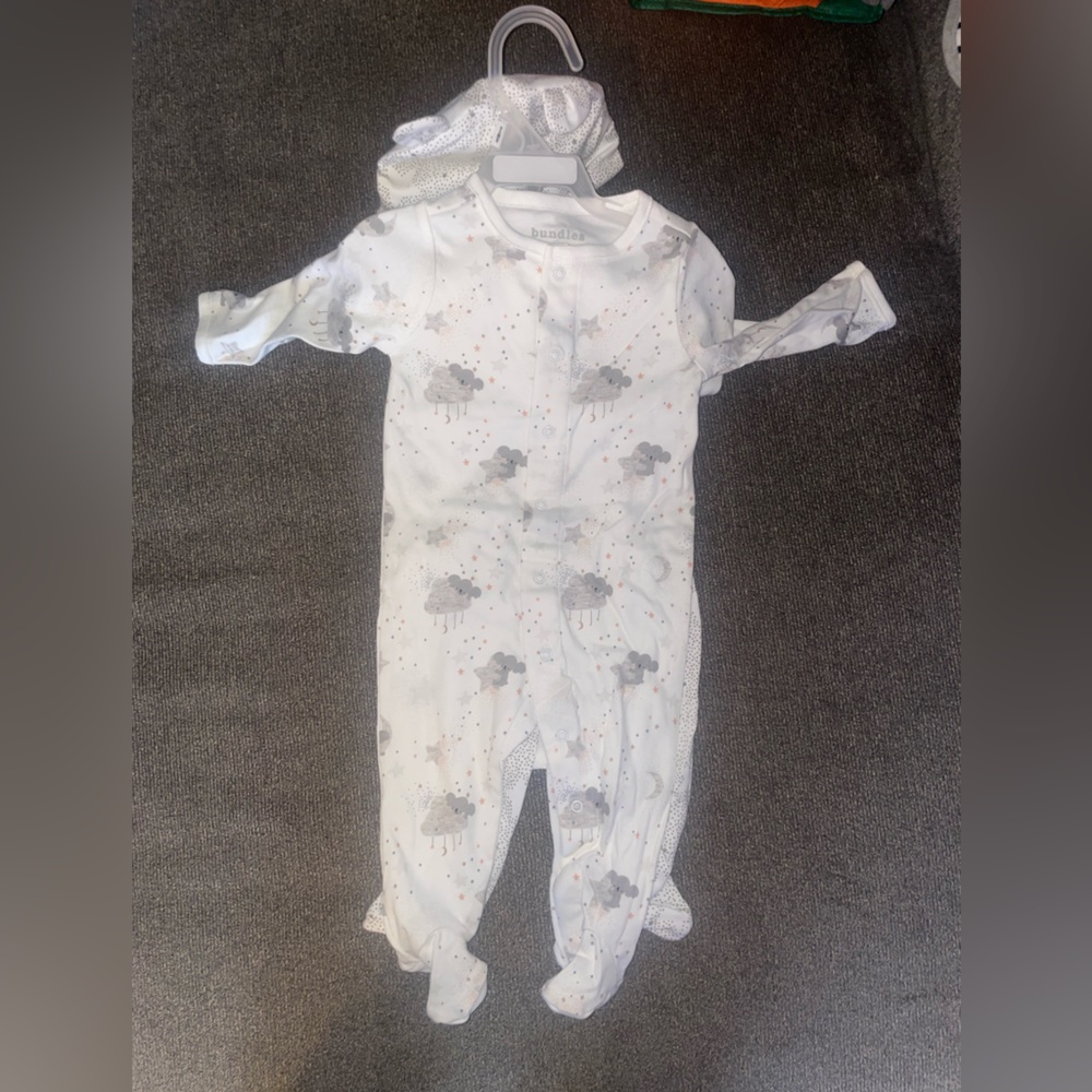 Infant 4 piece set Brand New Never Worn